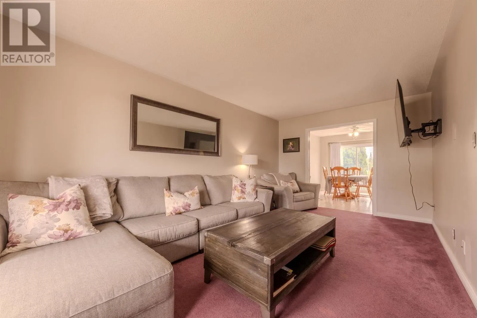 300 Rossmore RD