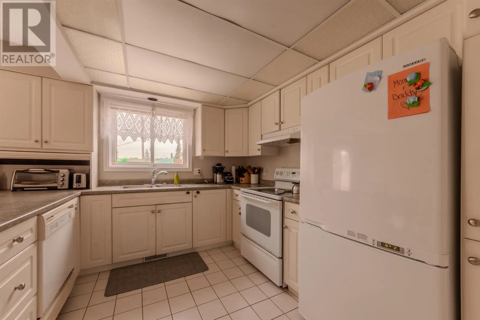 300 Rossmore RD