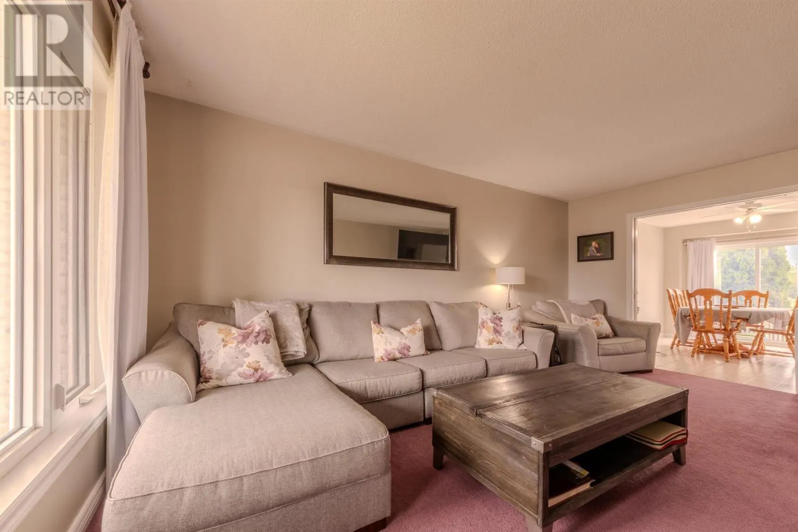 300 Rossmore RD