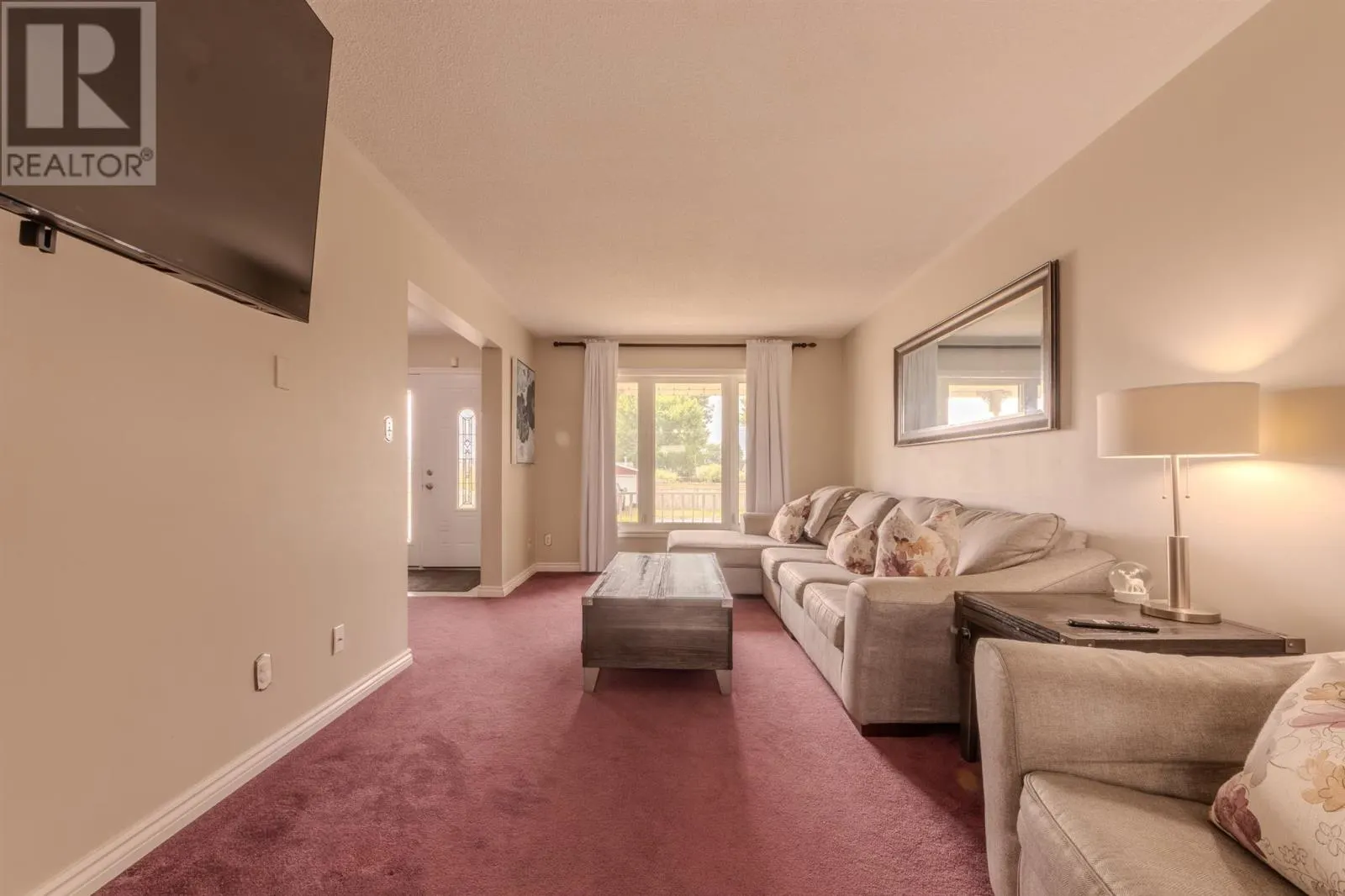 300 Rossmore RD