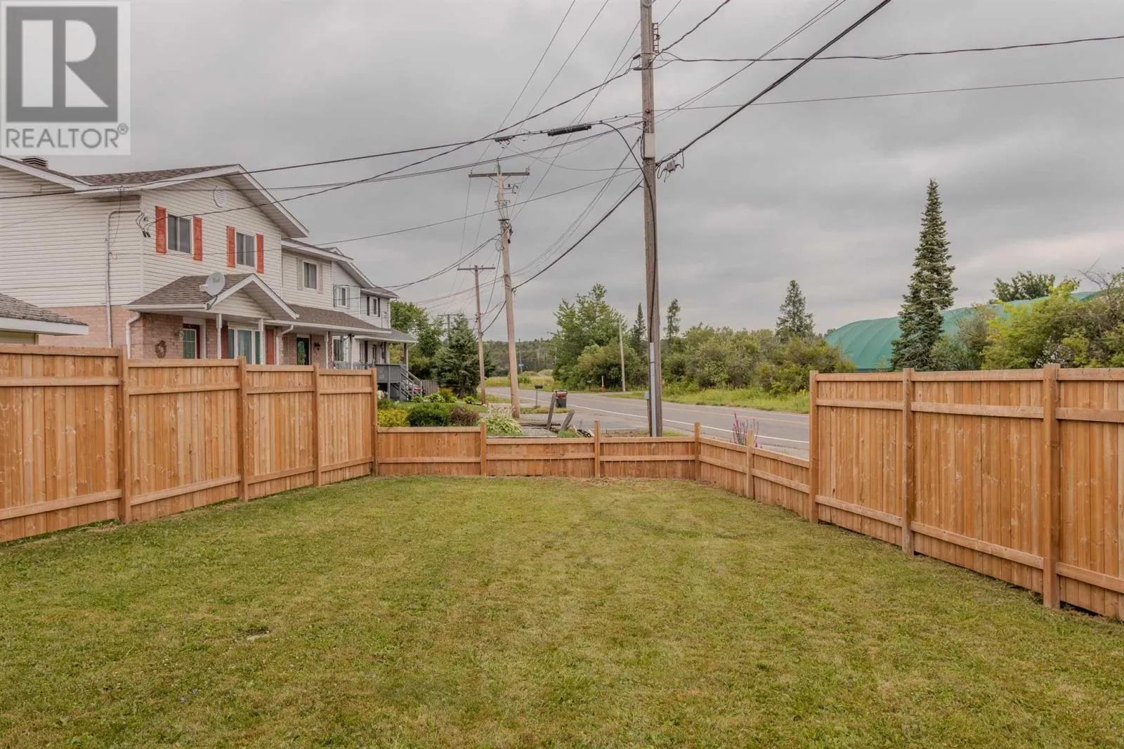 300 Rossmore RD