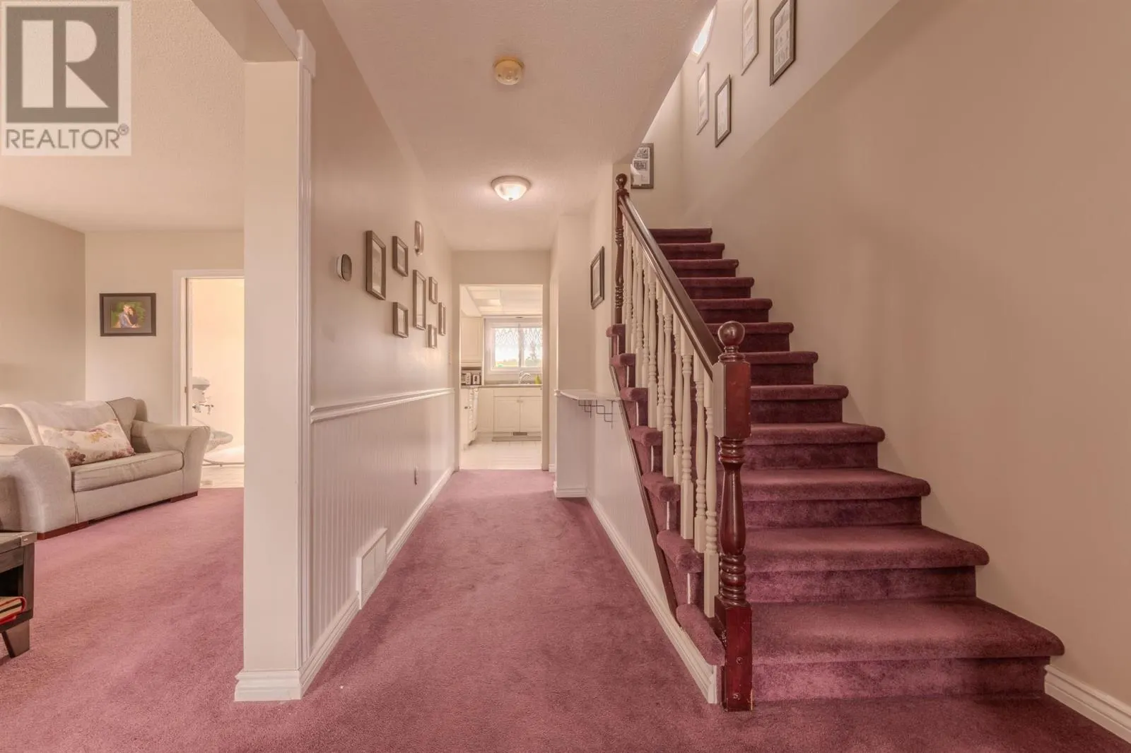 300 Rossmore RD
