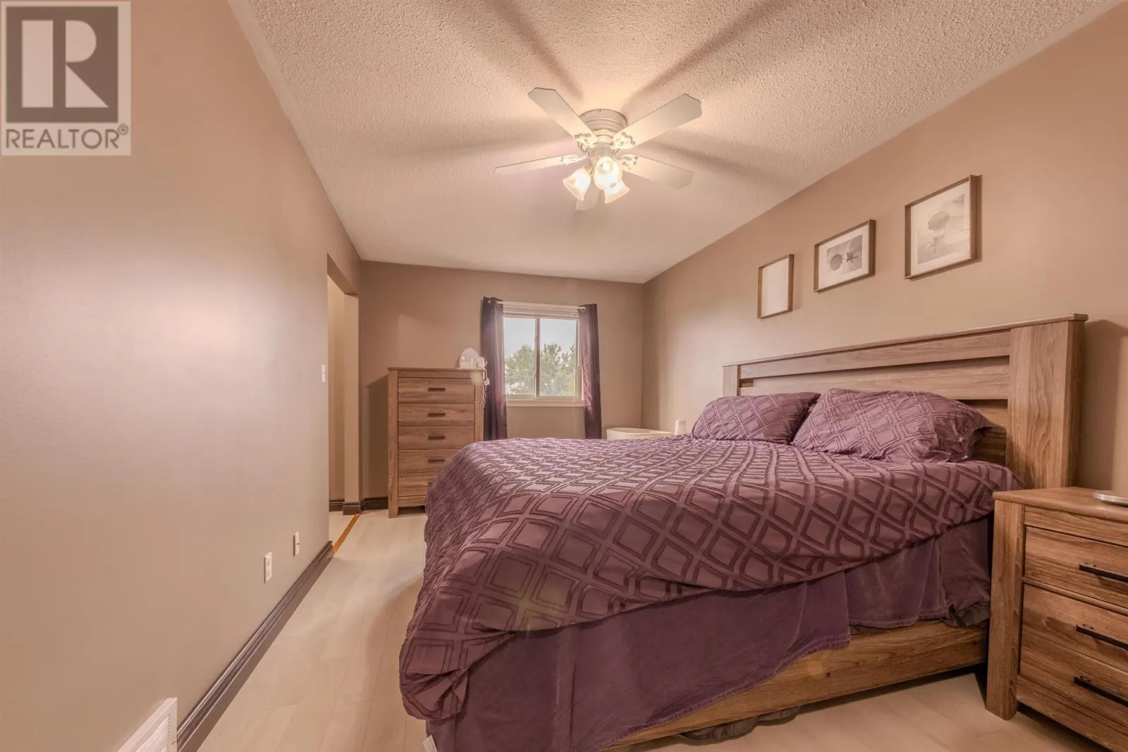 300 Rossmore RD