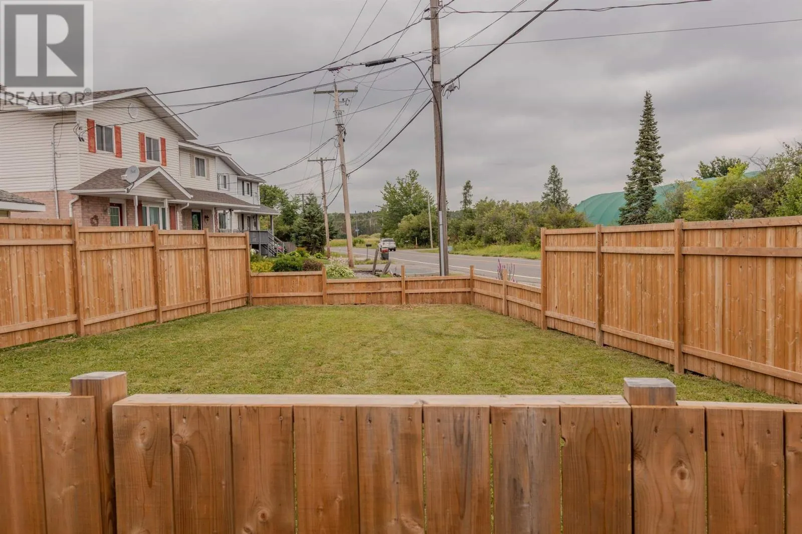 300 Rossmore RD