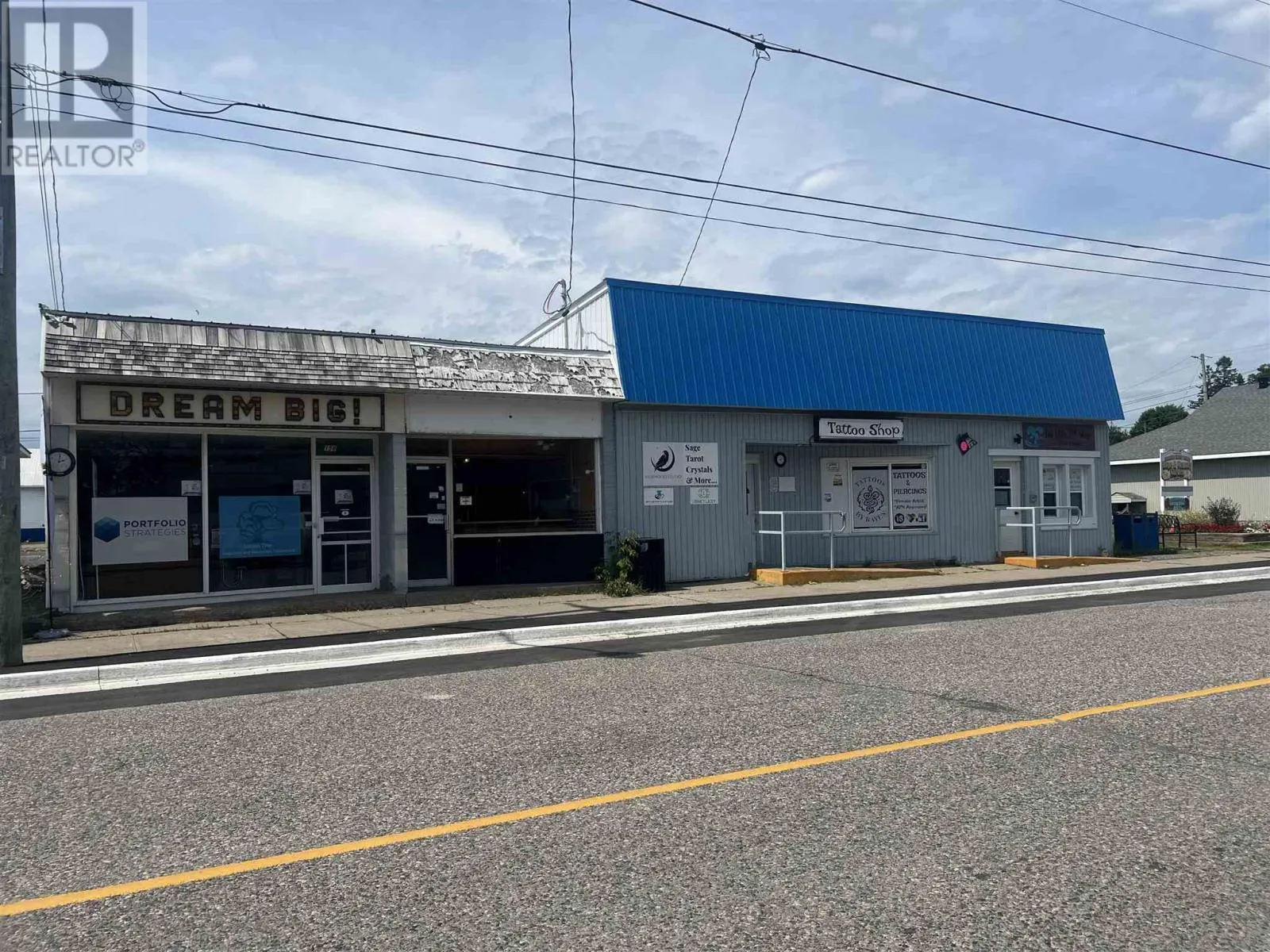 160 Main ST