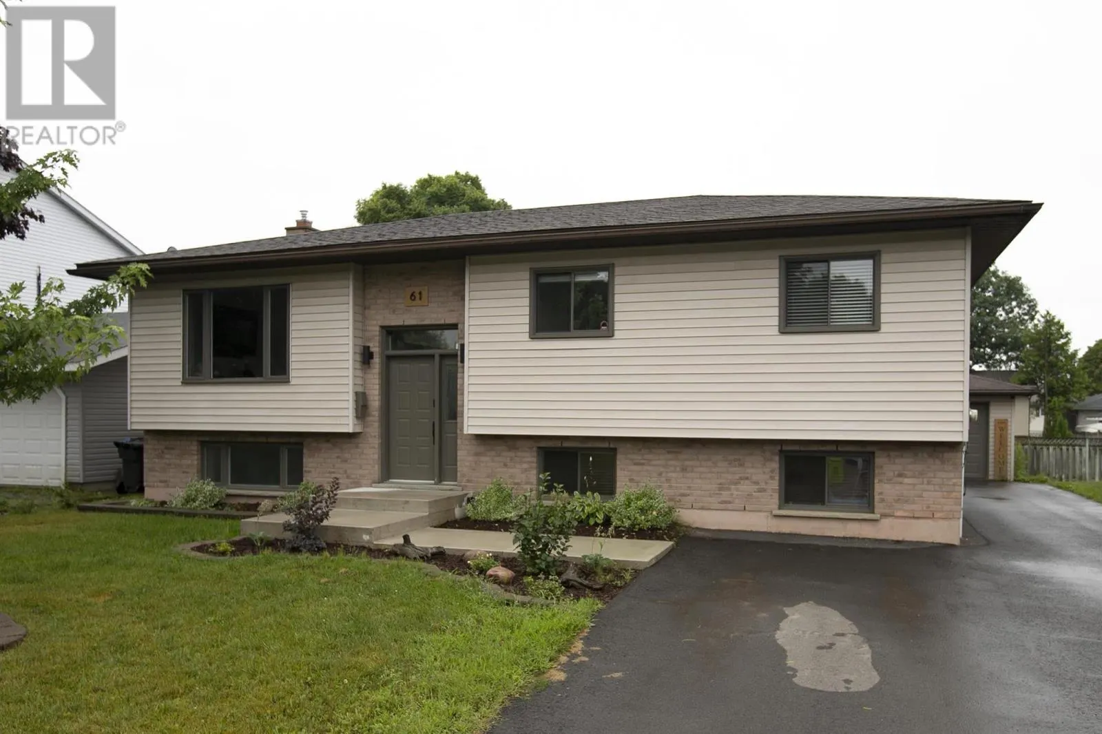 61 Bristol PL