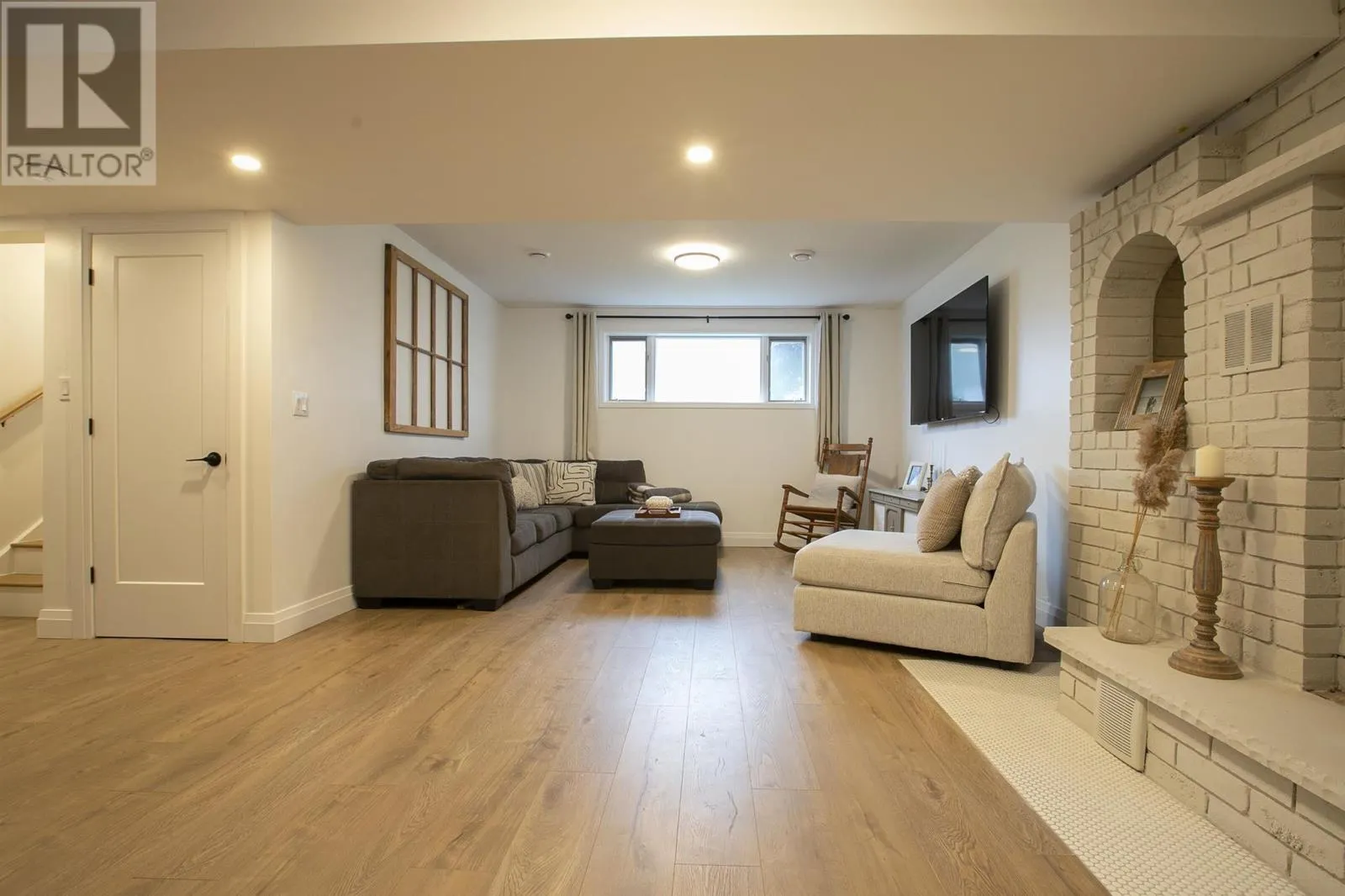 61 Bristol PL