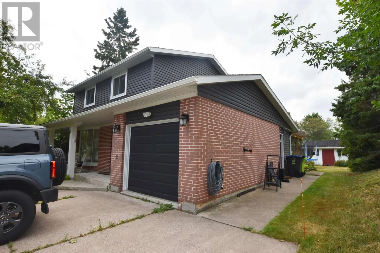 123 Palace DR
