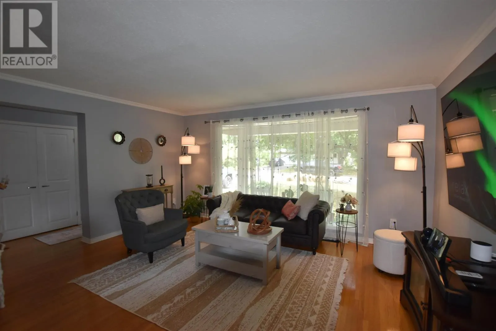123 Palace DR