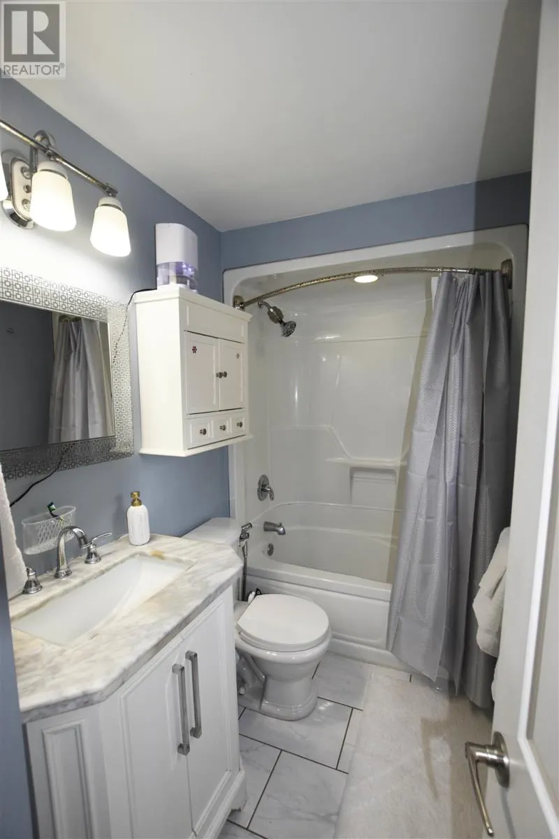 123 Palace DR