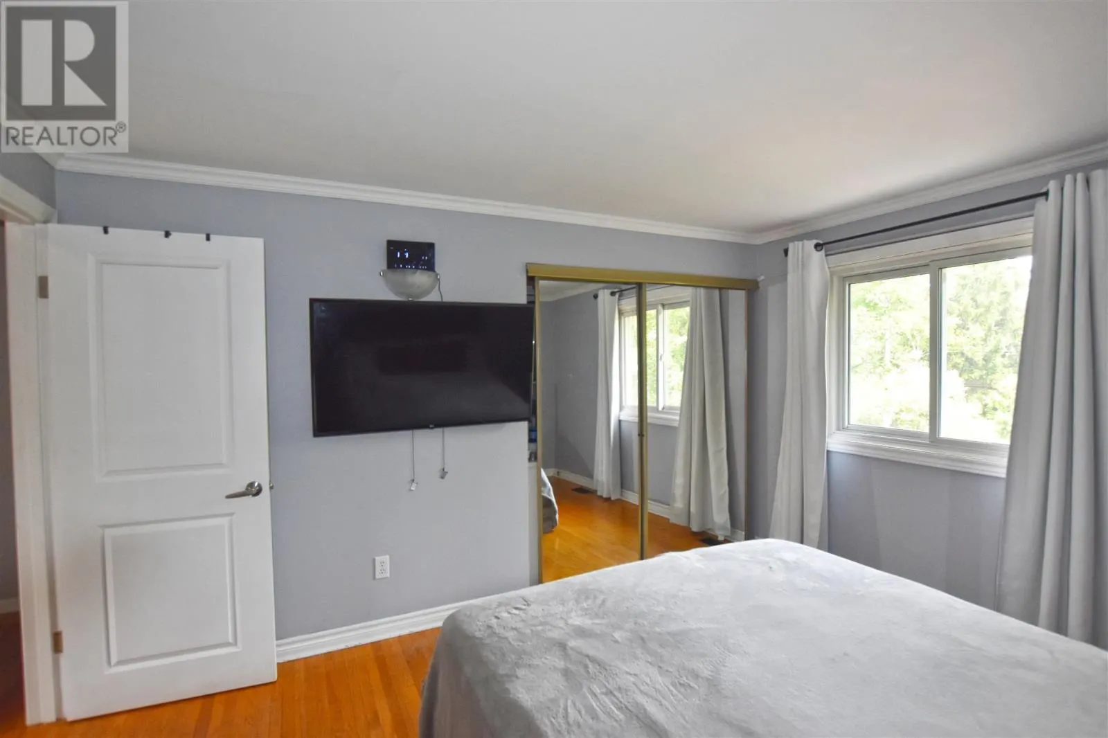 123 Palace DR