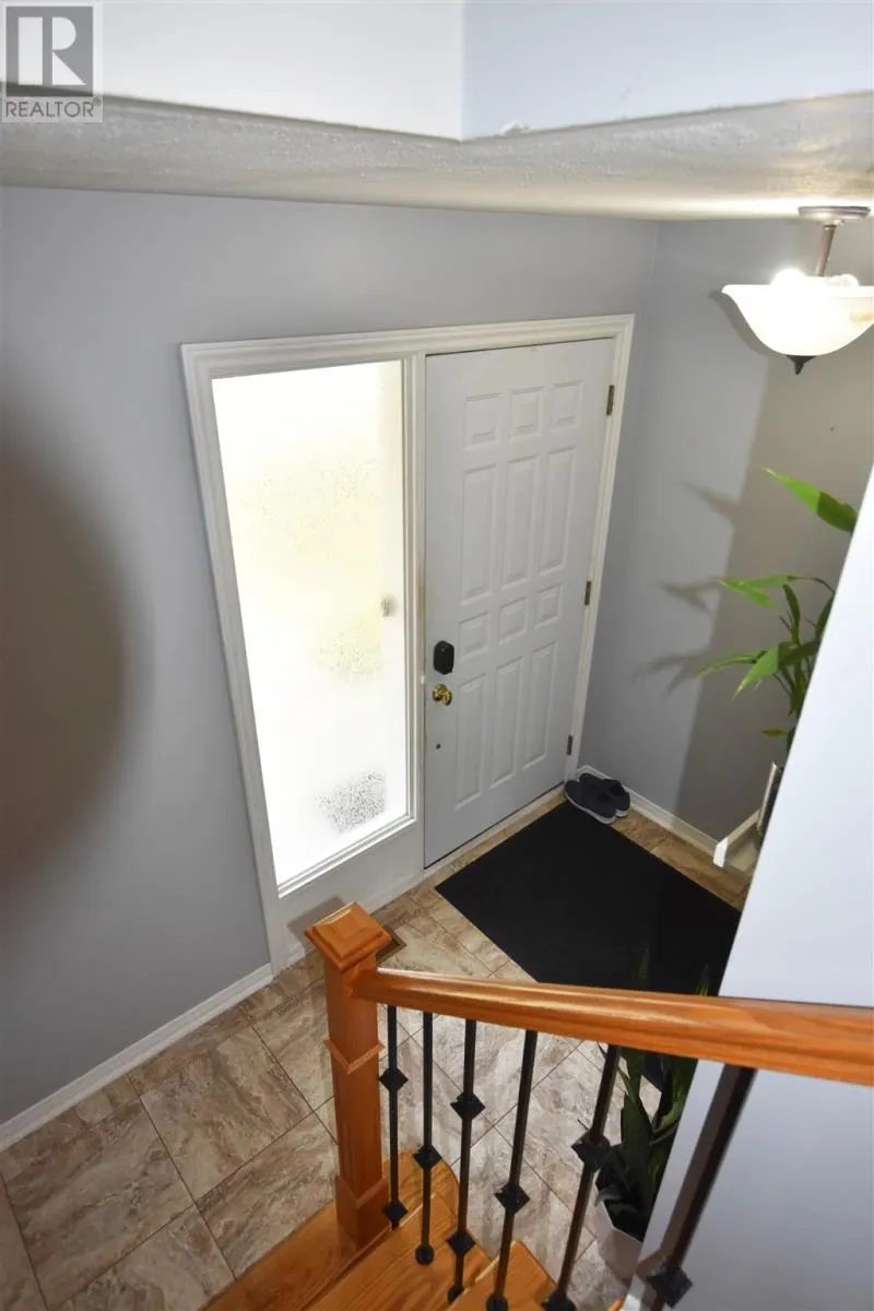 123 Palace DR