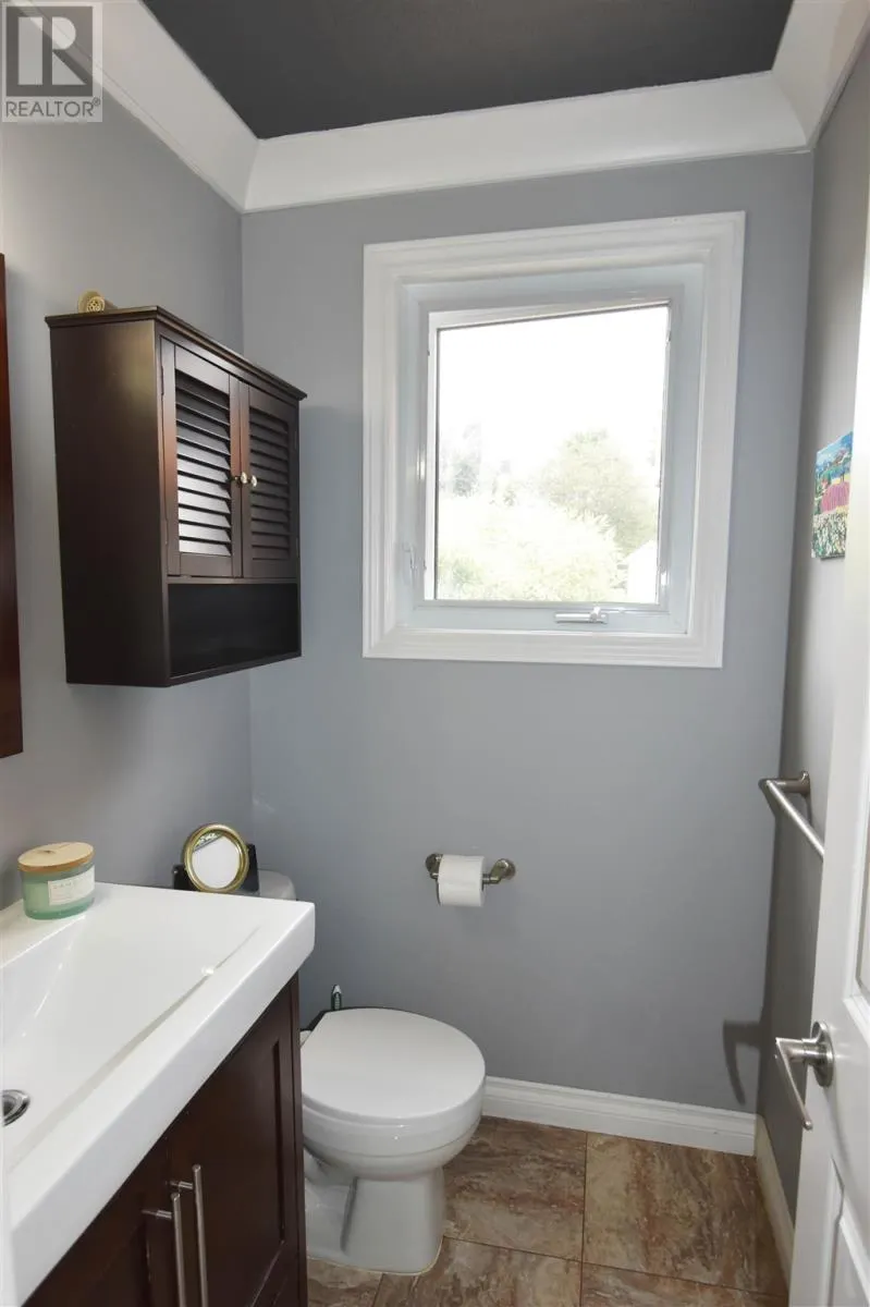 123 Palace DR