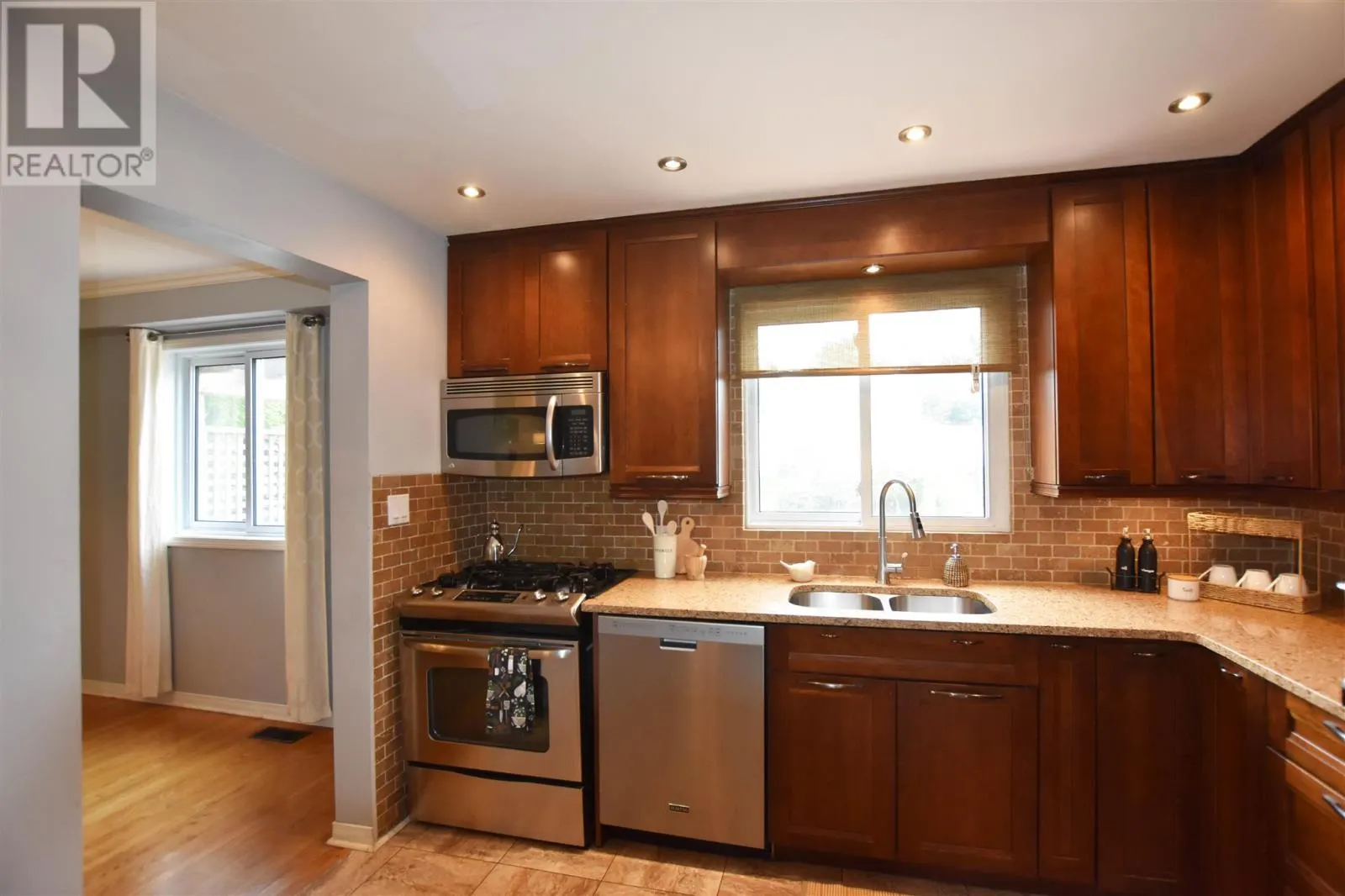 123 Palace DR