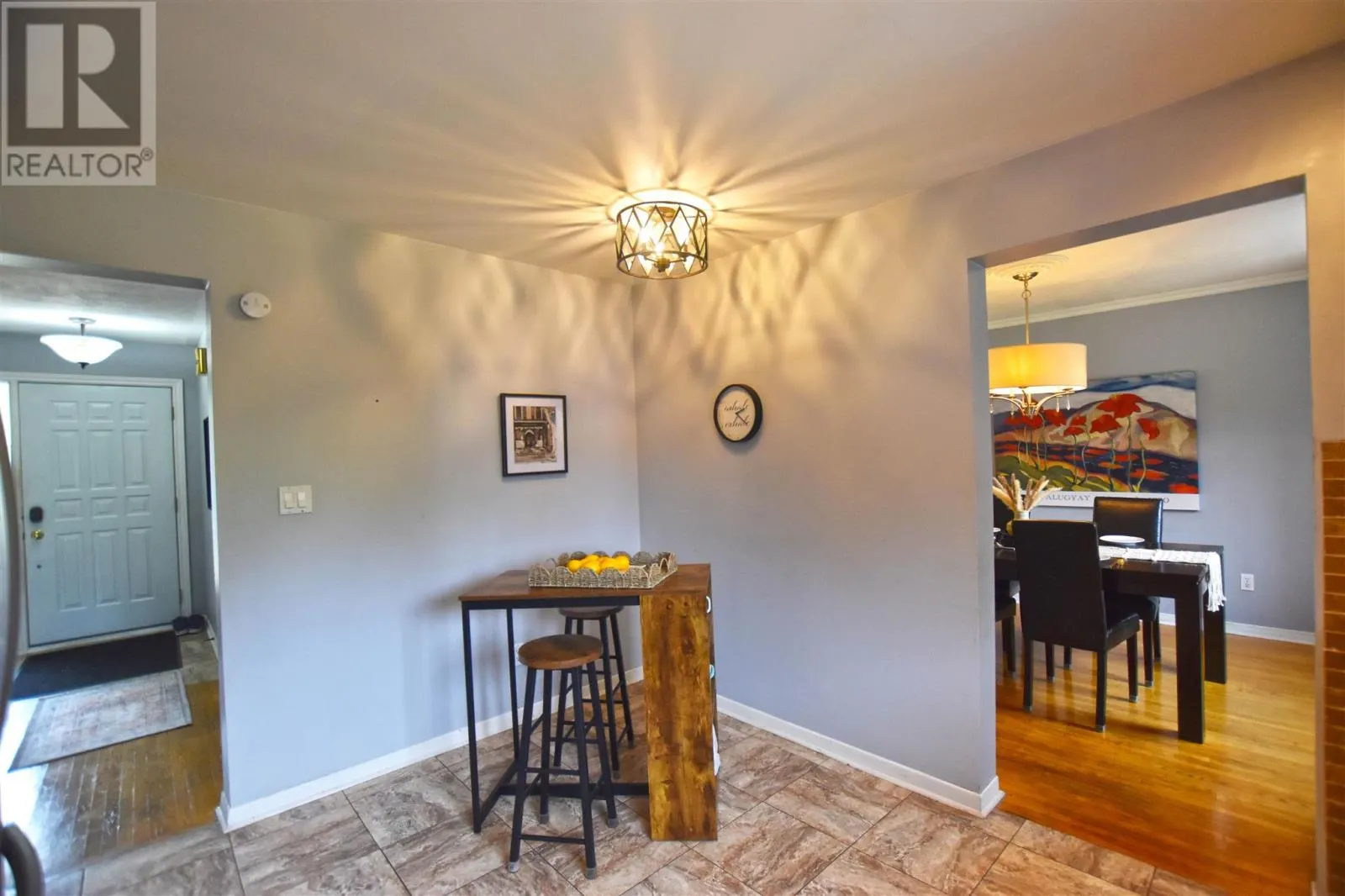 123 Palace DR