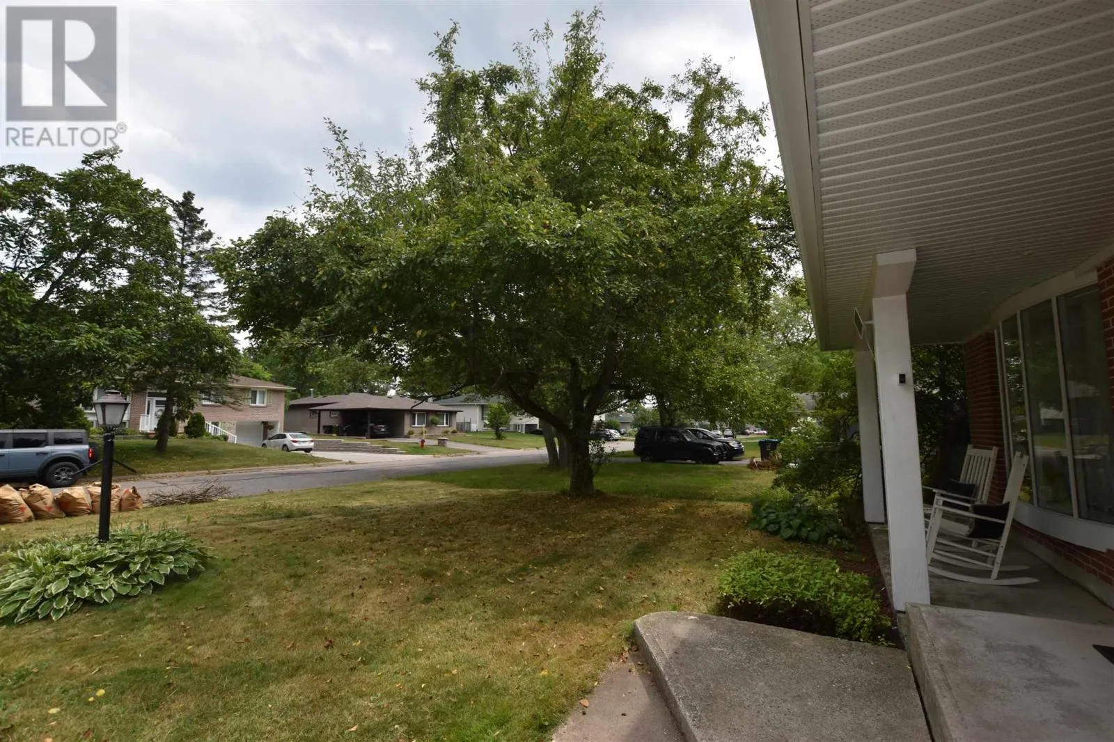 123 Palace DR