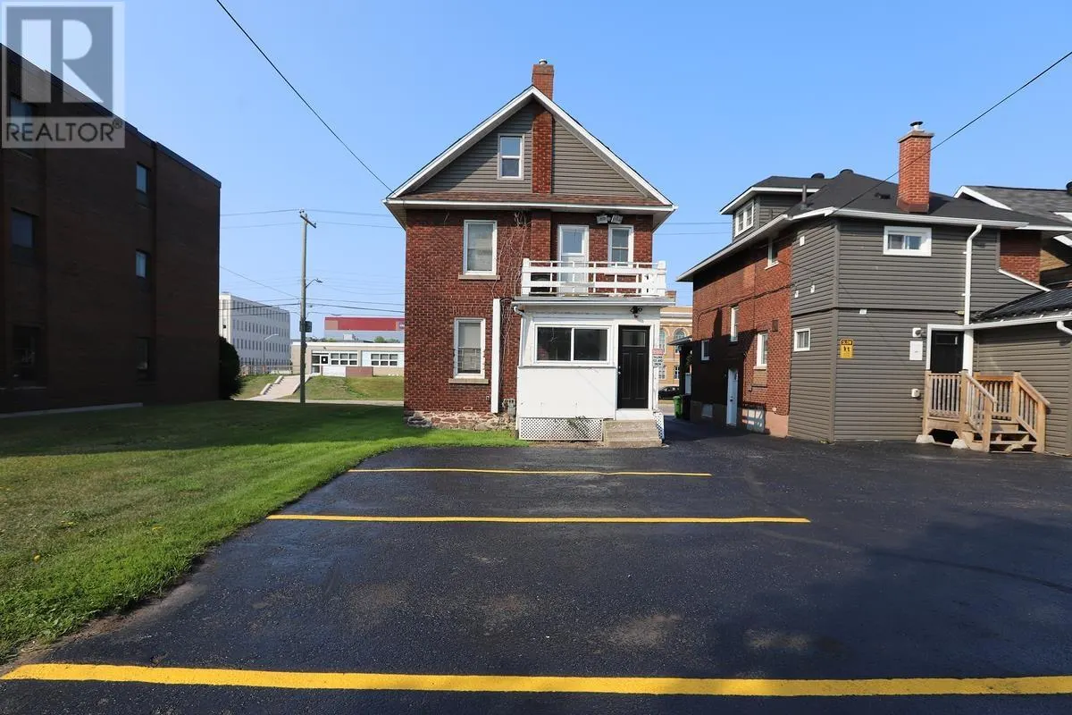 446 Albert ST