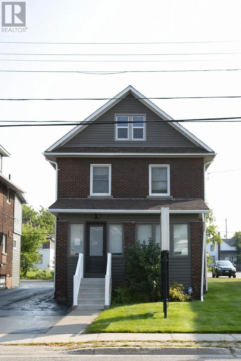 446 Albert ST