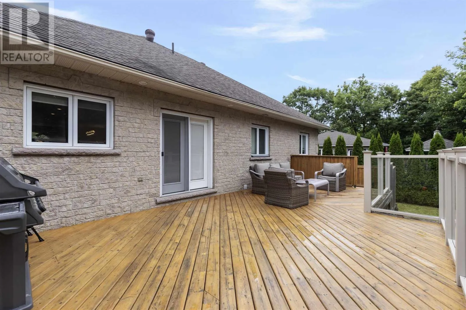 4 Parkdale DR