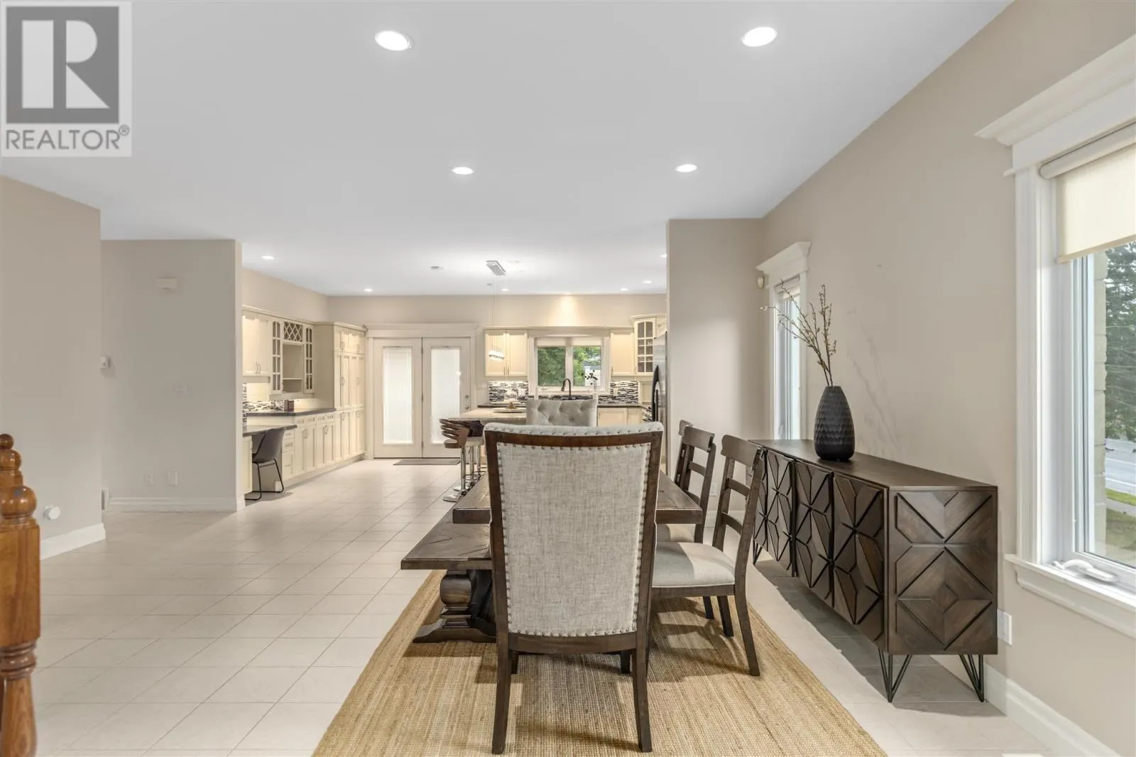 4 Parkdale DR