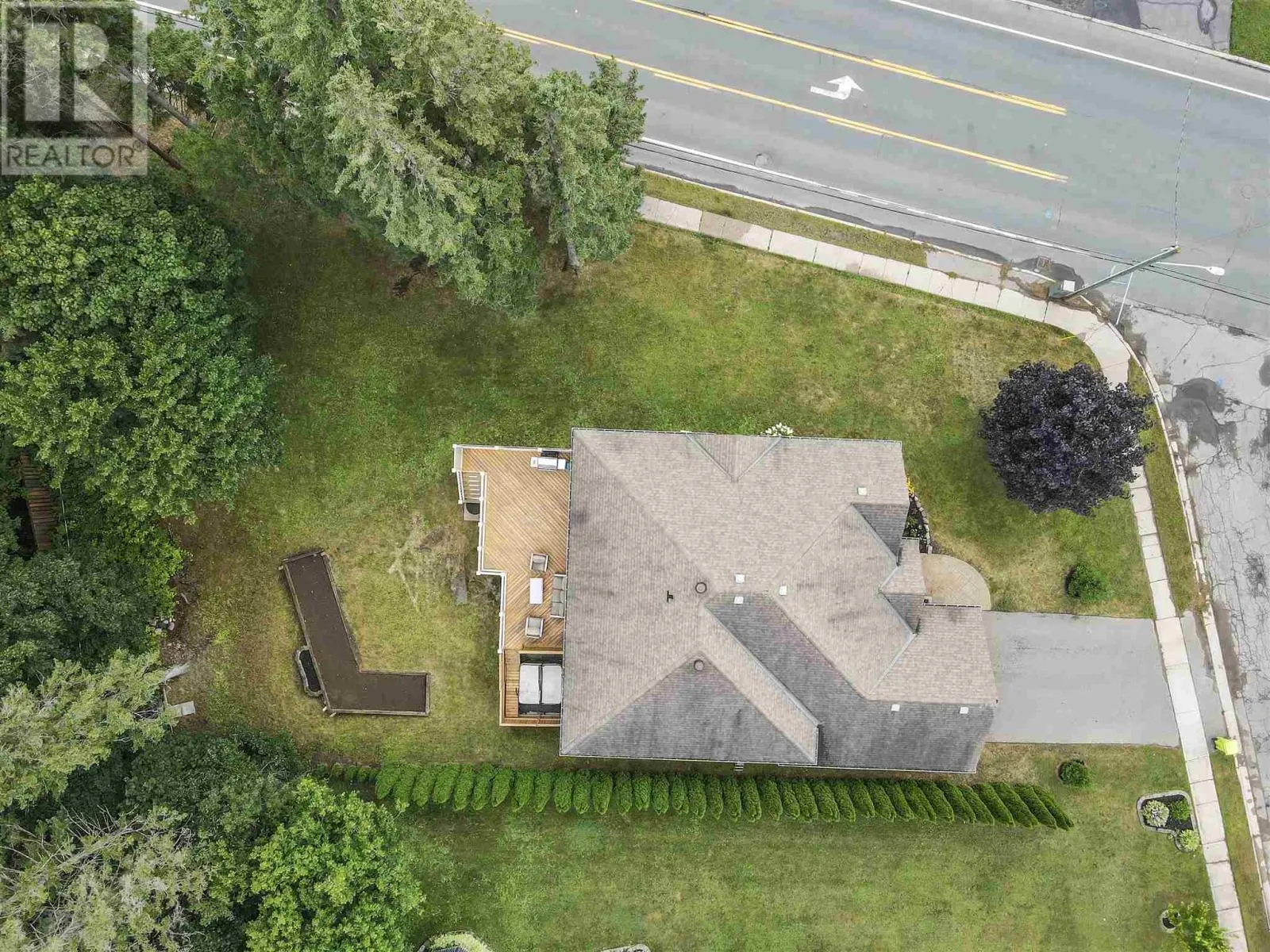 4 Parkdale DR