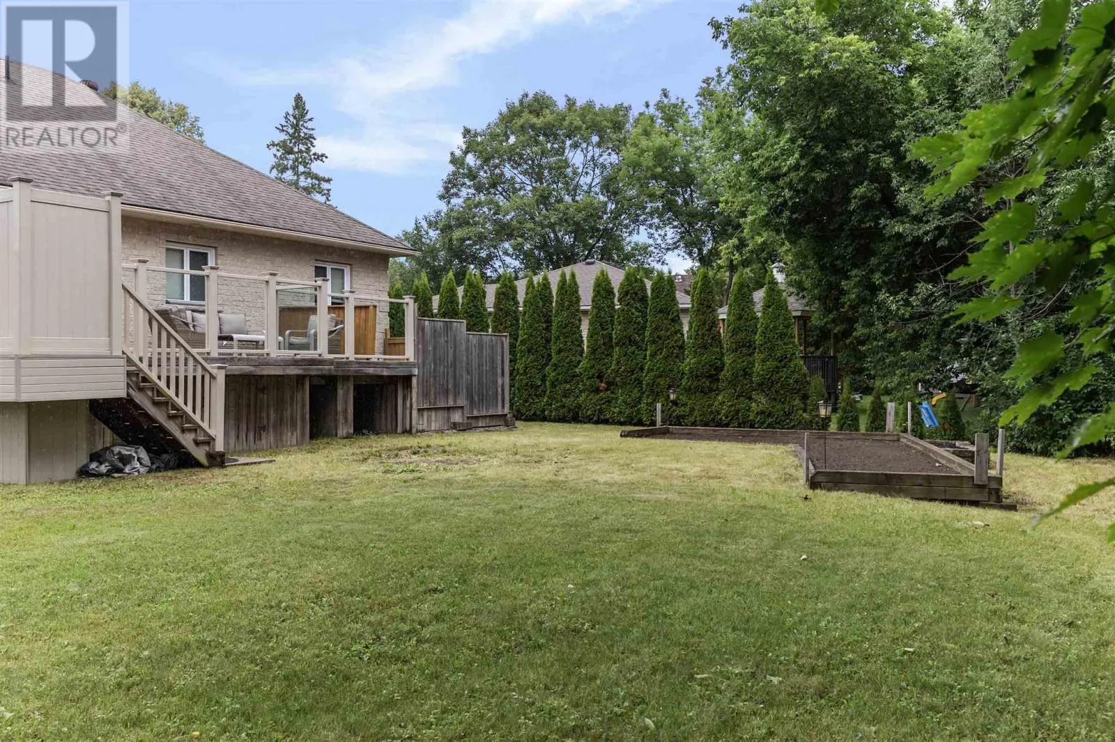 4 Parkdale DR