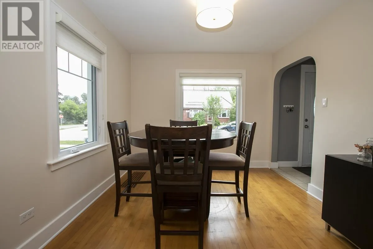 71 Coulson AVE