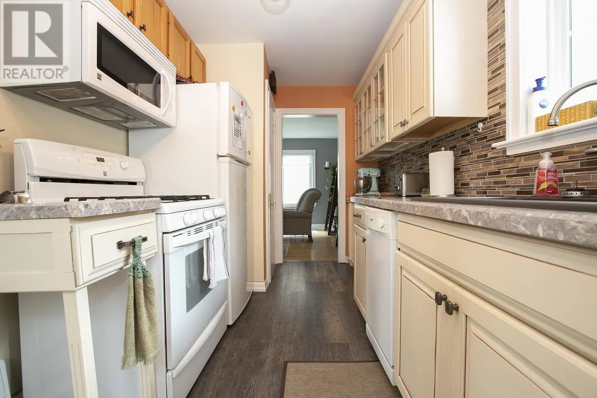 71 Coulson AVE