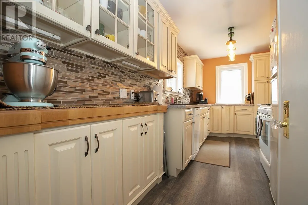 71 Coulson AVE