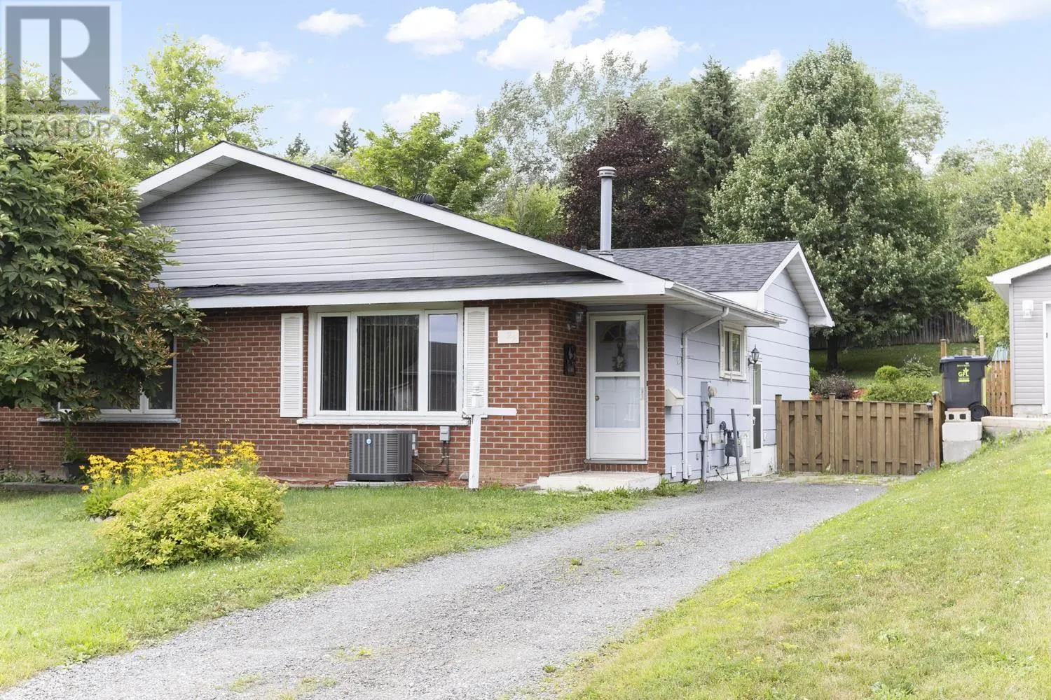 22 Hillside DR