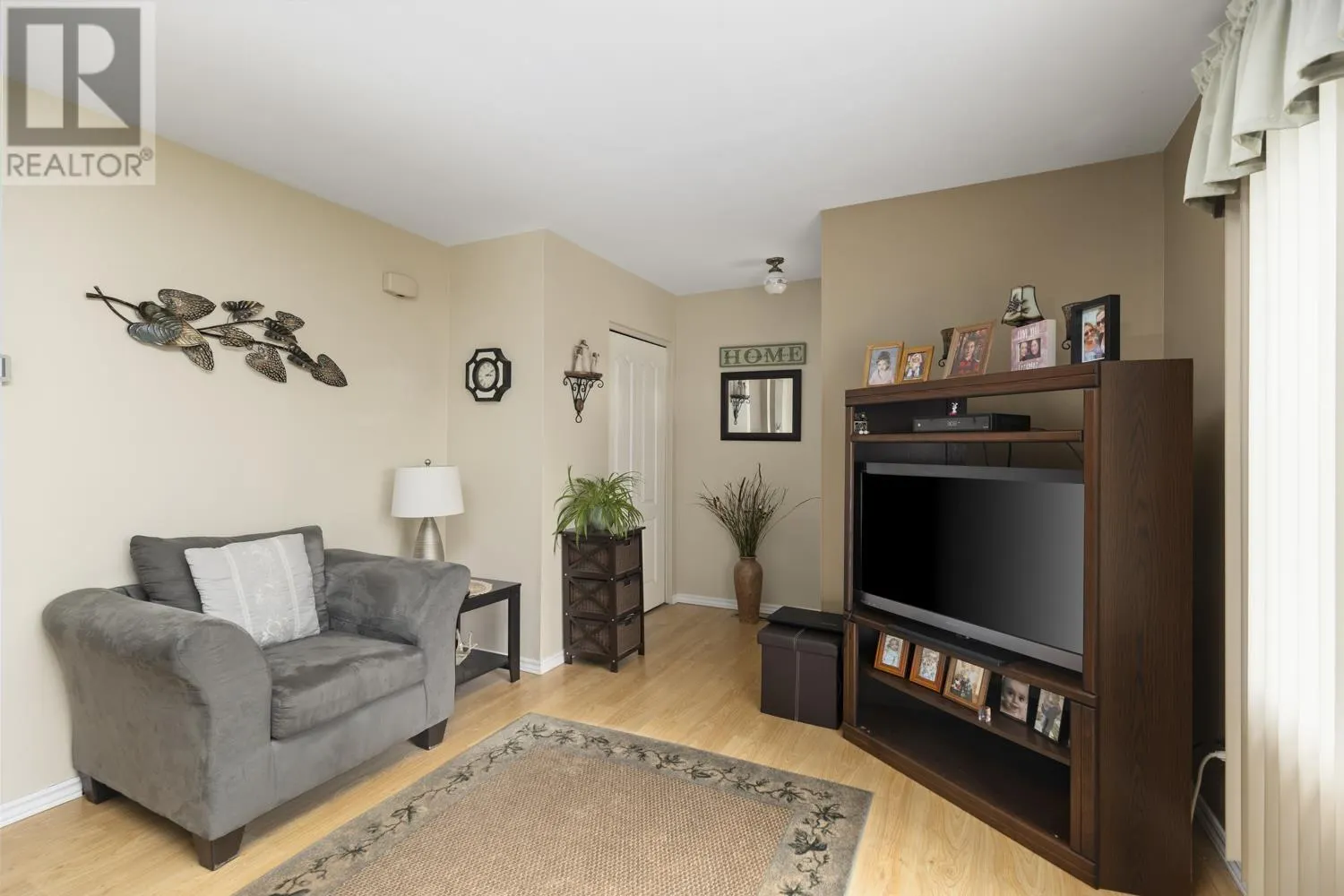 22 Hillside DR
