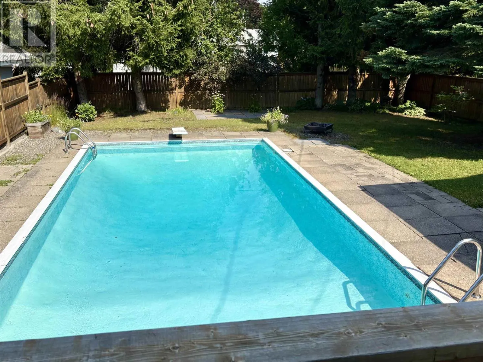 16 Lewis RD