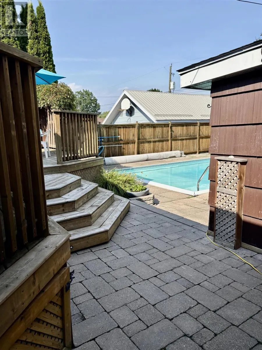 16 Lewis RD