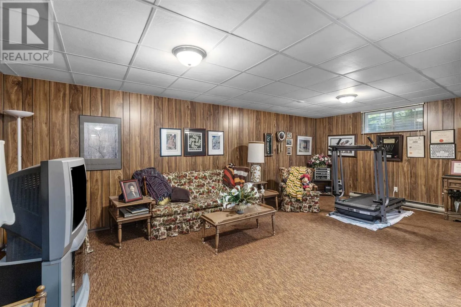 139 Caddy AVE