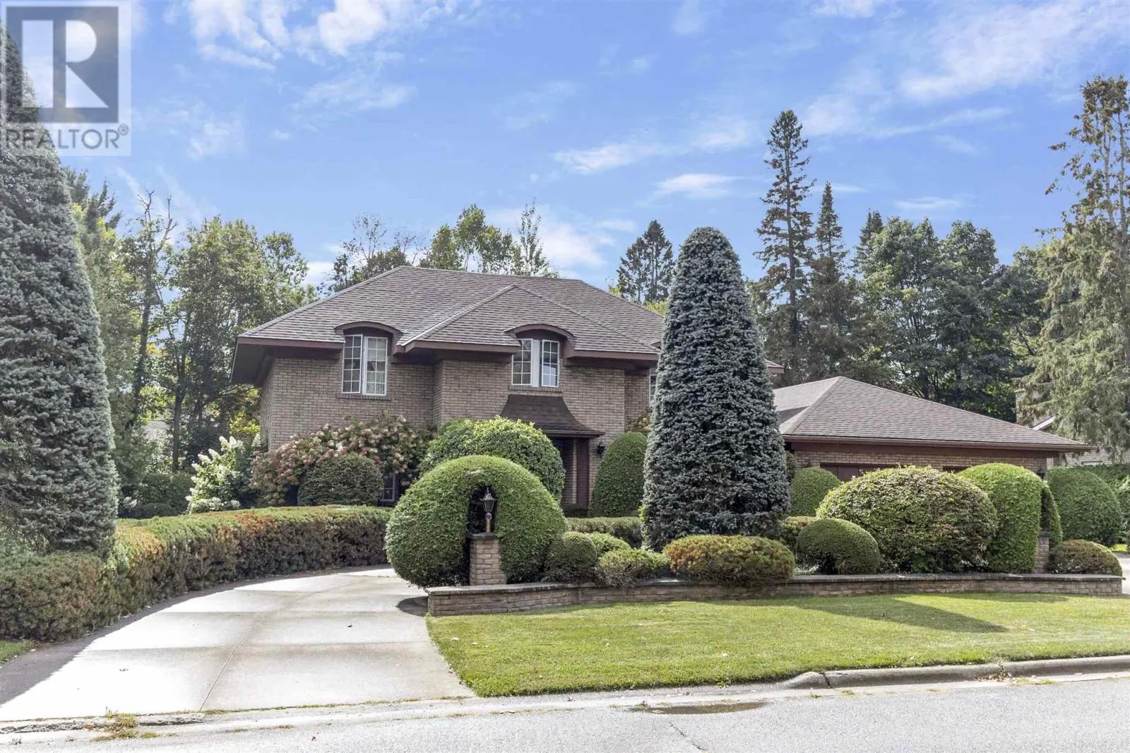 139 Caddy AVE