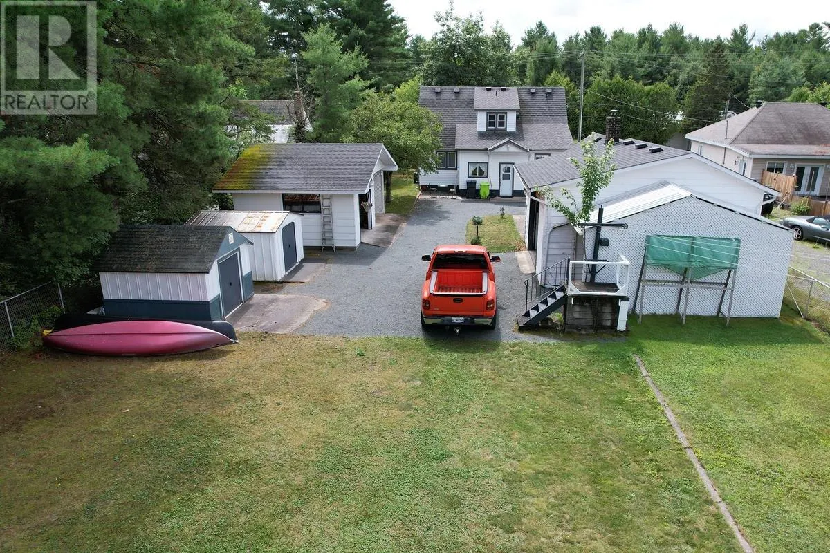 48 Fournier RD