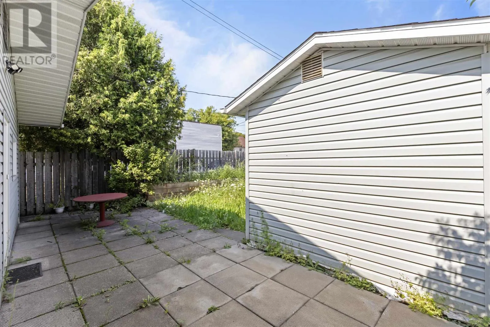 48 Wellington ST W