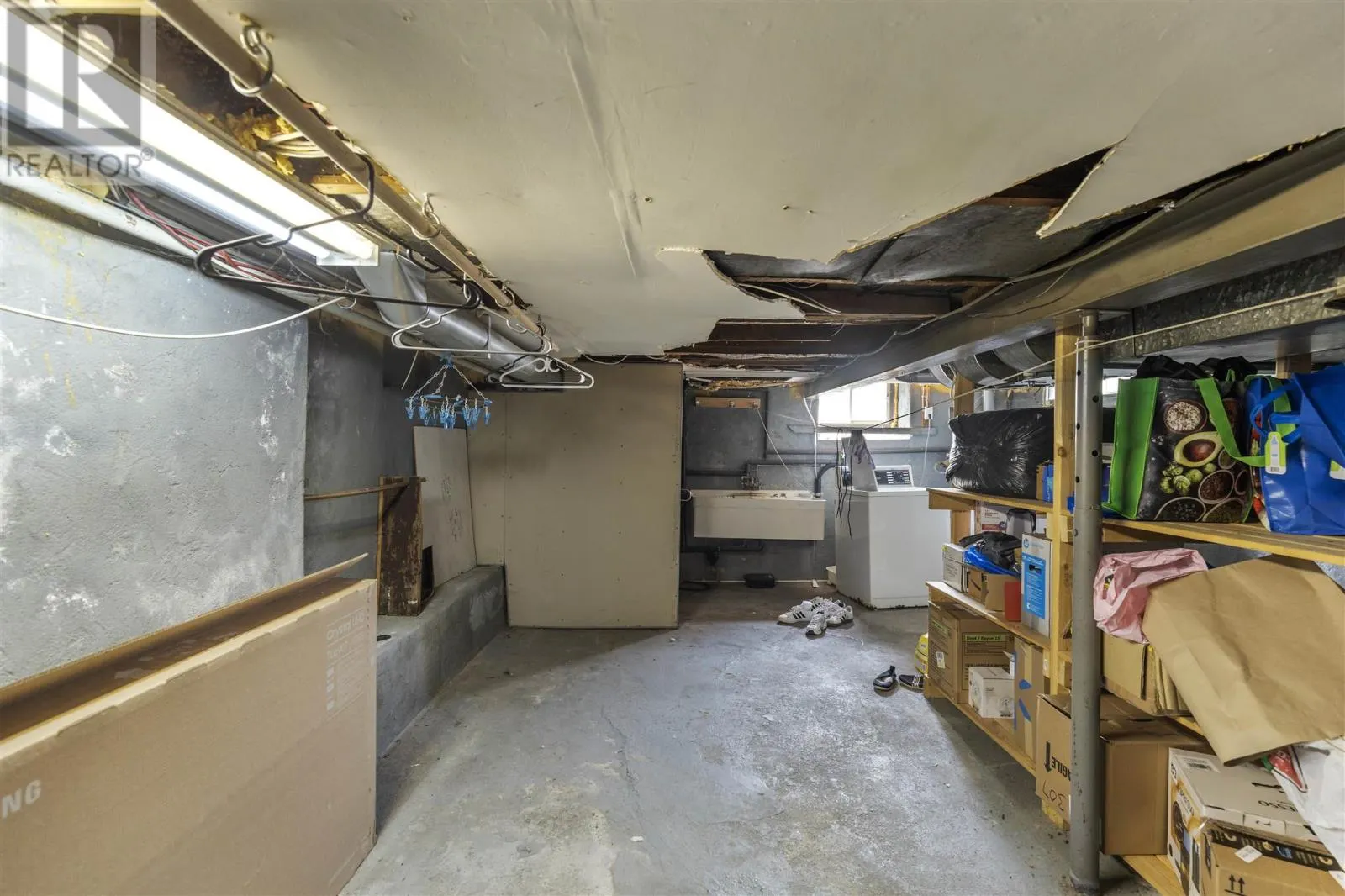 48 Wellington ST W