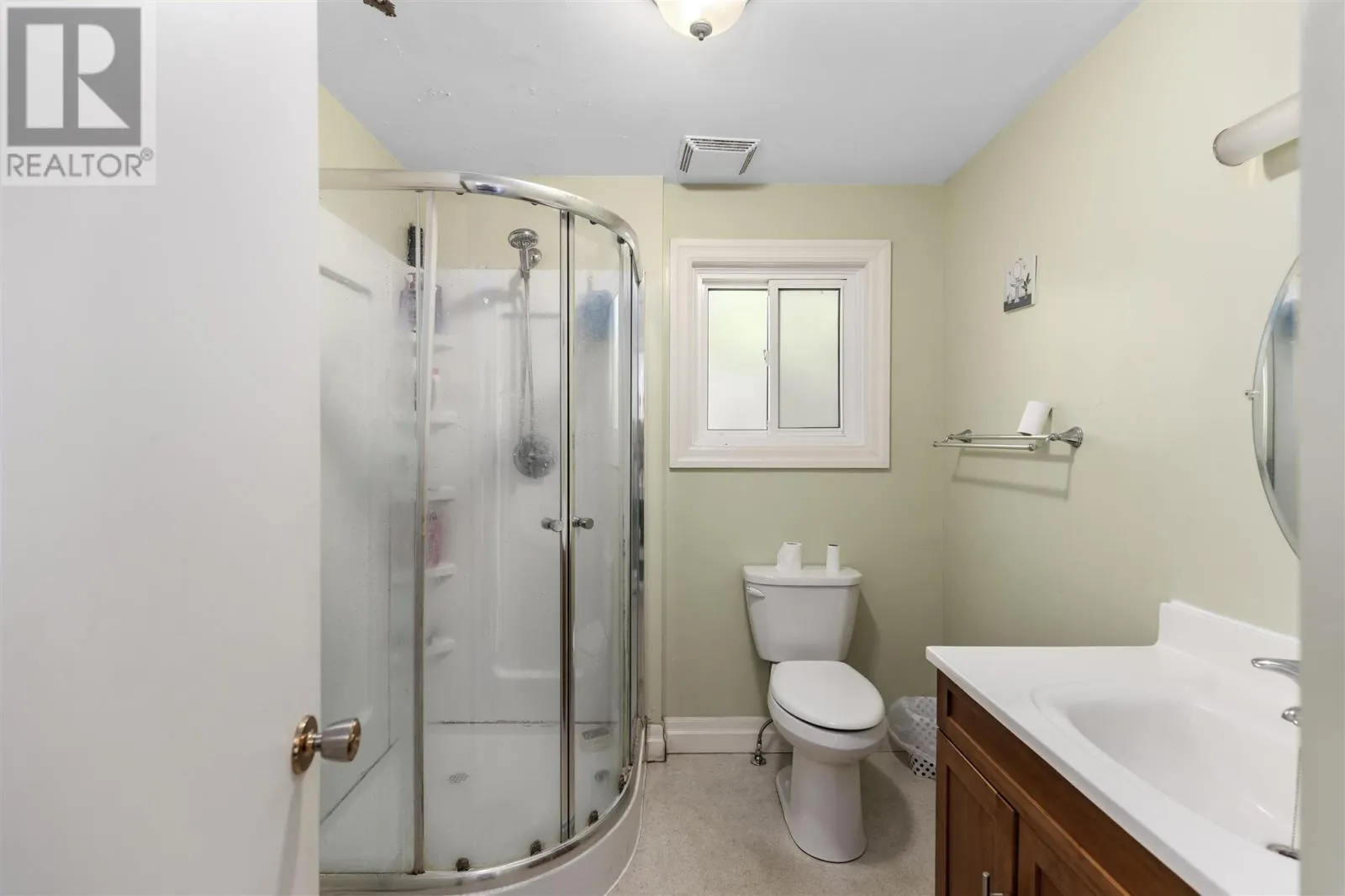 48 Wellington ST W