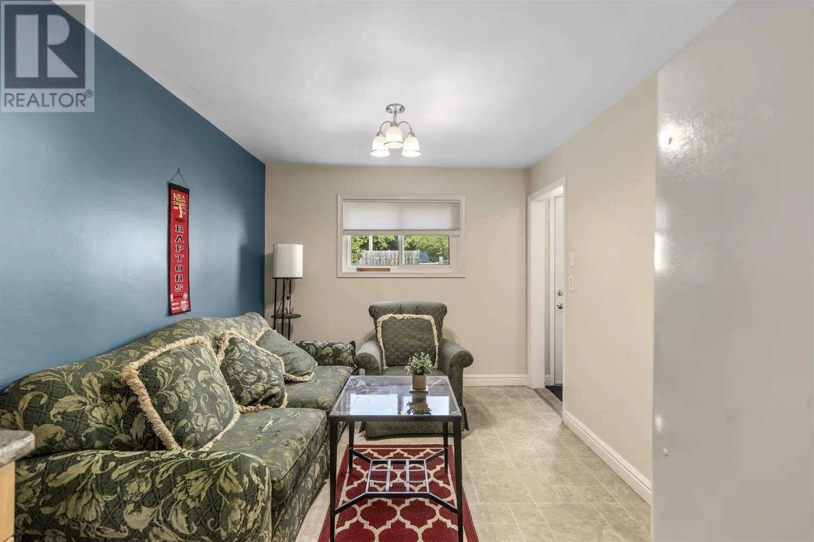 48 Wellington ST W