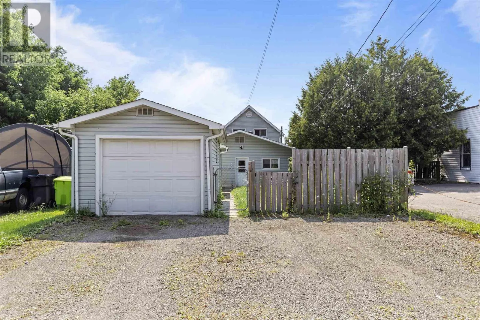 48 Wellington ST W
