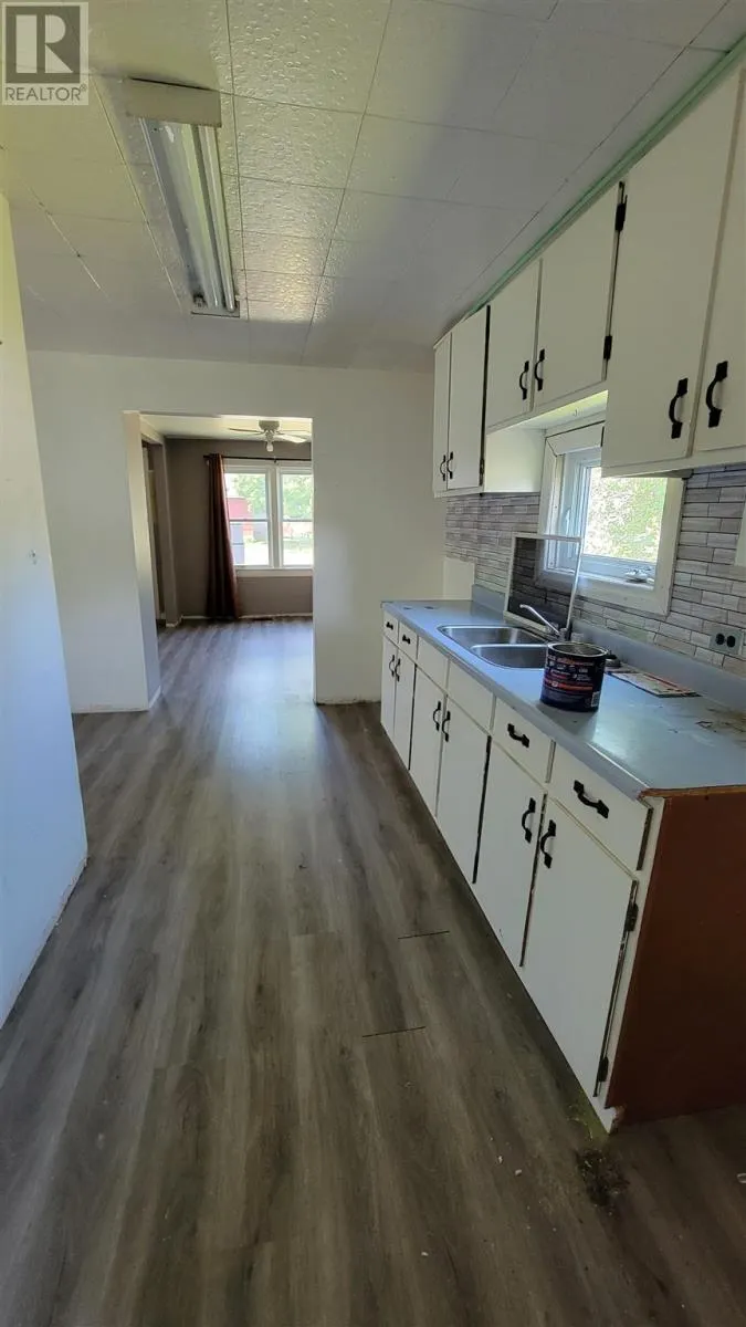 34 Adeline AVE
