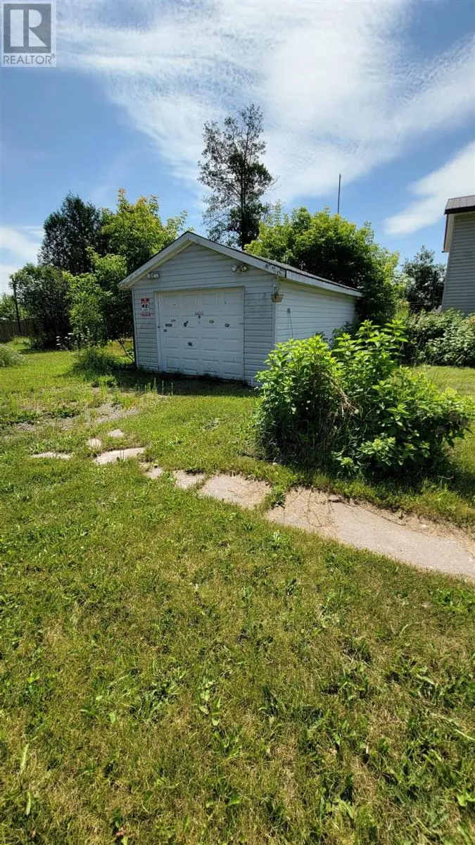 34 Adeline AVE