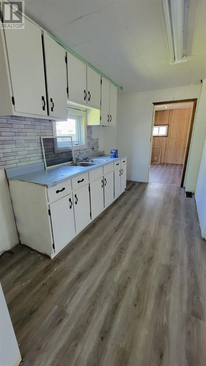 34 Adeline AVE