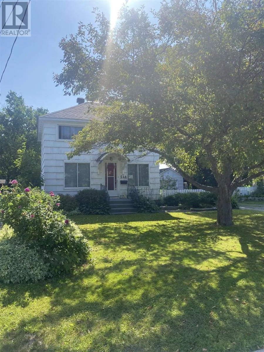548 Lake ST