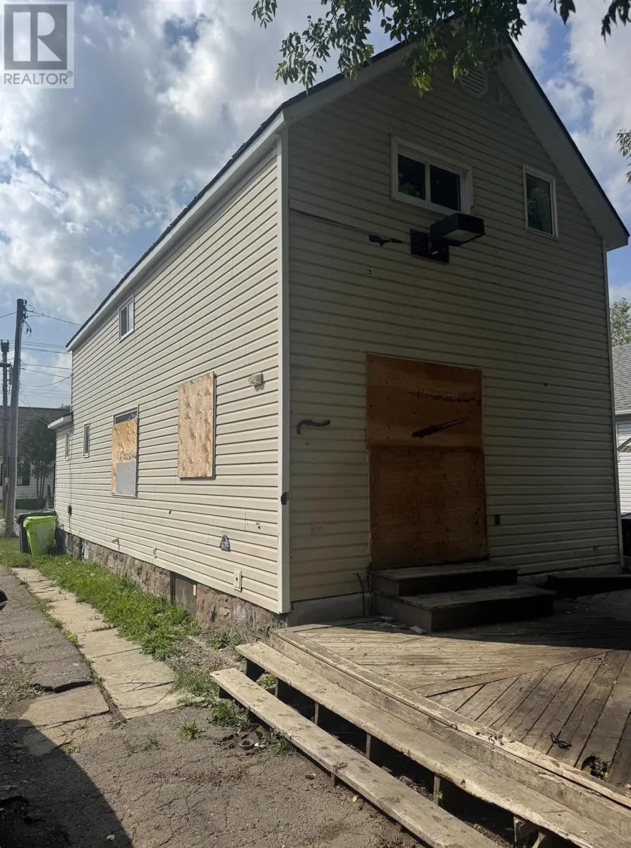 374 North ST