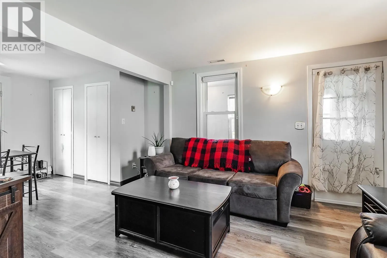 65 St Mary's AVE