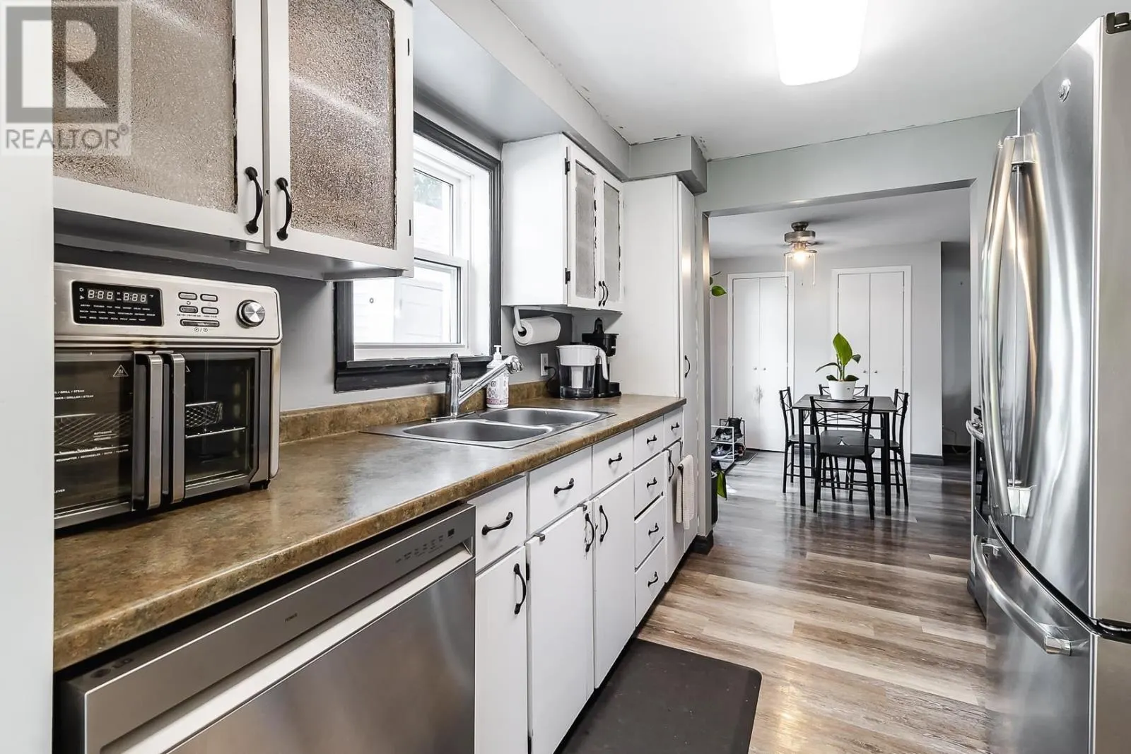 65 St Mary's AVE