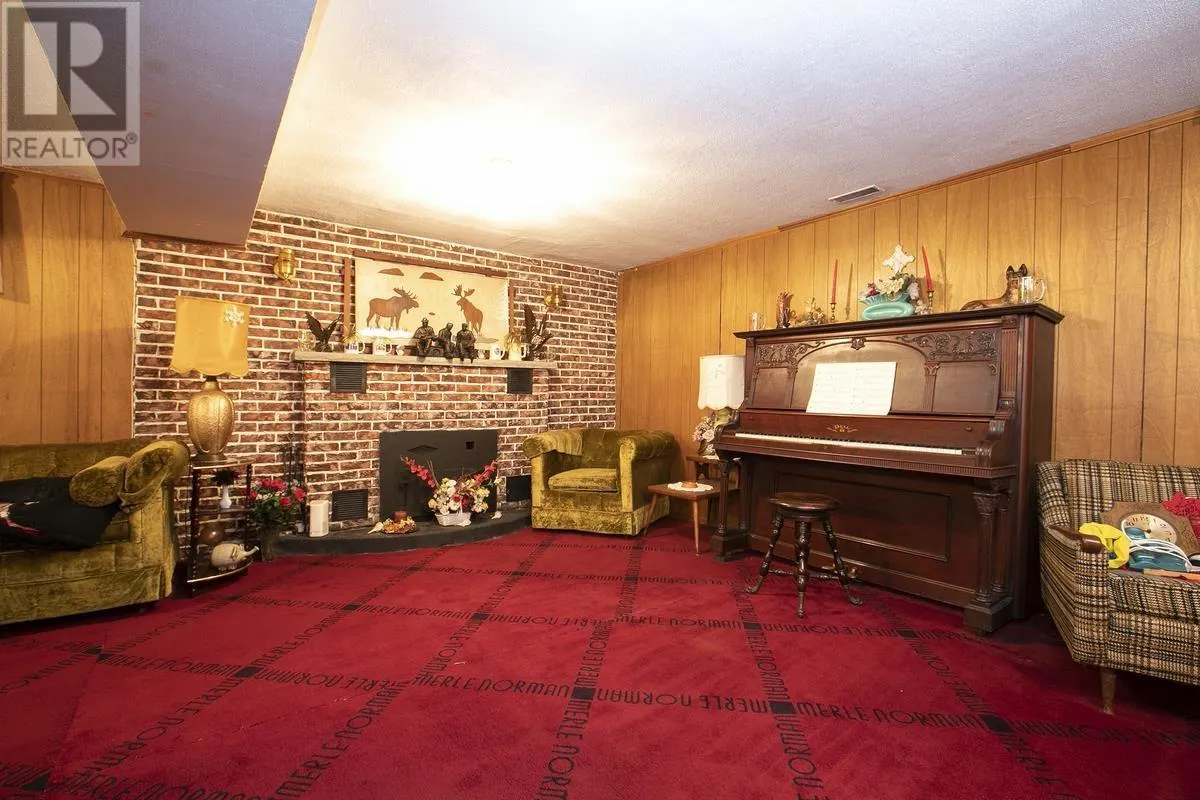429 Laurier AVE