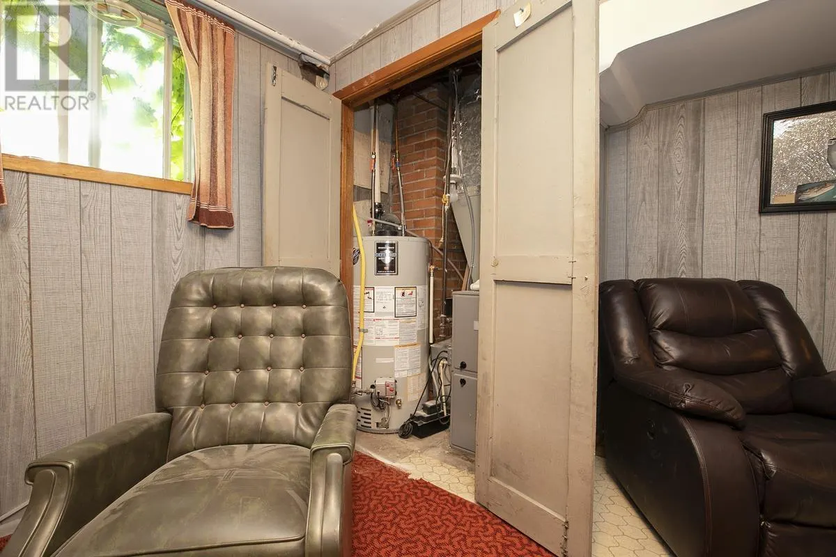 429 Laurier AVE